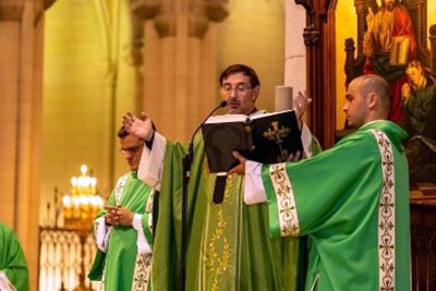 Exmo. Sr. Cardenal Arzobispo de Madrid en un momento de la Misa